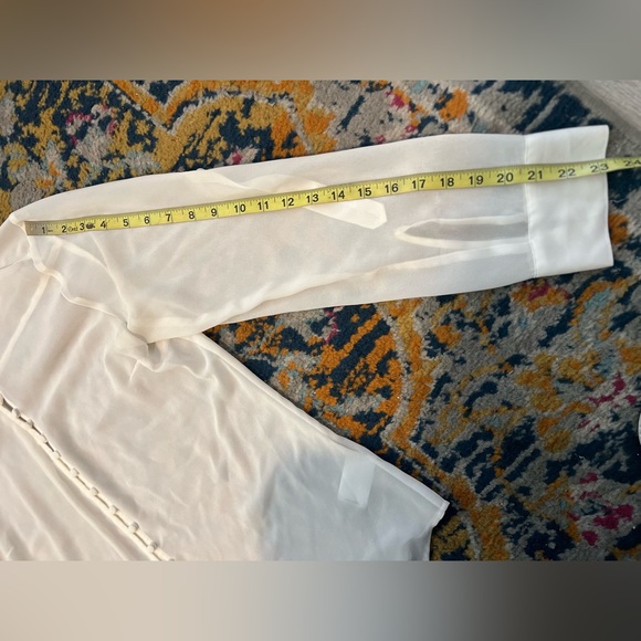 Express Portofino Slim Sheer Blouse - Picture 5 of 14